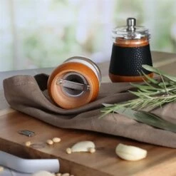 Moulin à Sel En Bois Effet Cuir Blanc -fournitures de cuisine boutique 200030 3 1 Moulin a sel en bois effet cuir blanc Ogo