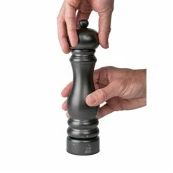 Peugeot Moulin à Poivre Paris Chef Carbone -fournitures de cuisine boutique 201229 2 2 Moulin a poivre Paris Chef carbone Peugeot